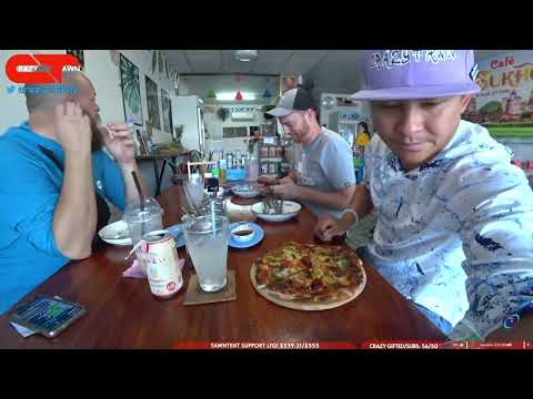 🇹🇭 Mouth watering Pizza in Thailand with b3ck and stevey de