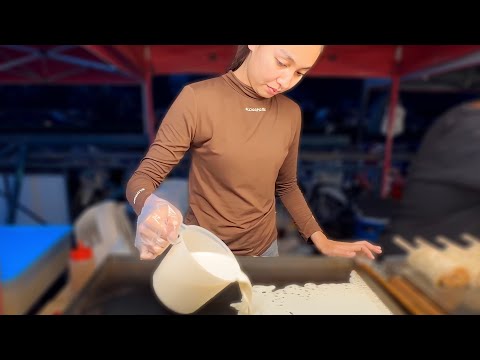 Lovely Thai Lady Cooks Okonomiyaki (Japanese Pizza) Street Food In Thailand