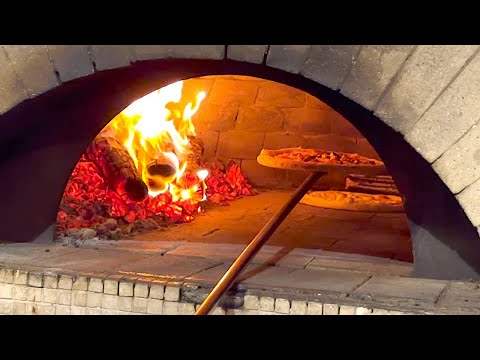 Best Handmade Pizza in Thailand Night Market. Asia Street Food. 美味的泰國夜市手工Pizza Best Handmade Pizza in Thailand Night Market. Asia Street Food. 美味的泰國夜市手工Pizza