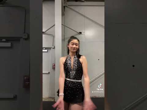 dancing in my skating dress!!😆🥳⛸ #shorts