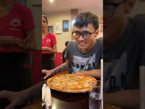 Best pizza in phuket.#viral #shorts #shortvideo #pizza #phuket #thailand #food