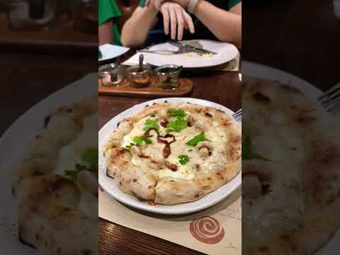 Pizza 🍕 a la Bangkok in Peppina #italianfood #bangkok #thailand #italianrestaurant
