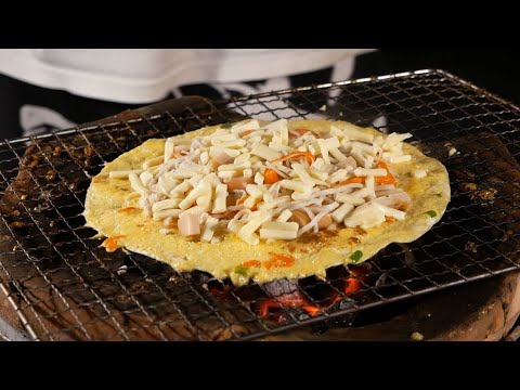 Vietnamese pizza in Ayutthaya Night Market  l Thailand street food