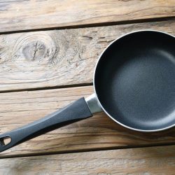 Nên mua chảo chống dính loại nào tốt Elmich, Sunhouse hay Fissler?